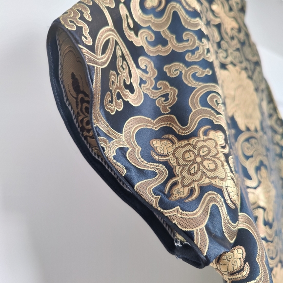 Gold and Black vintage blouse with mandarin collar and Chinese knot buttoms - Picture 13 of 16